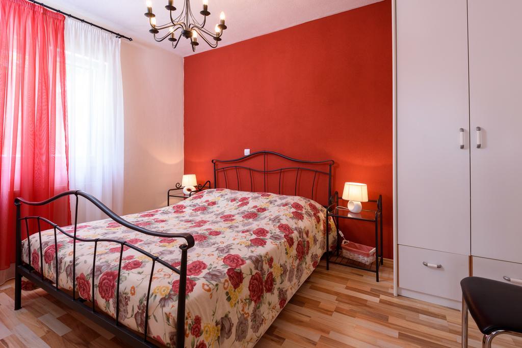 Apartments Salona Trogir Exterior photo