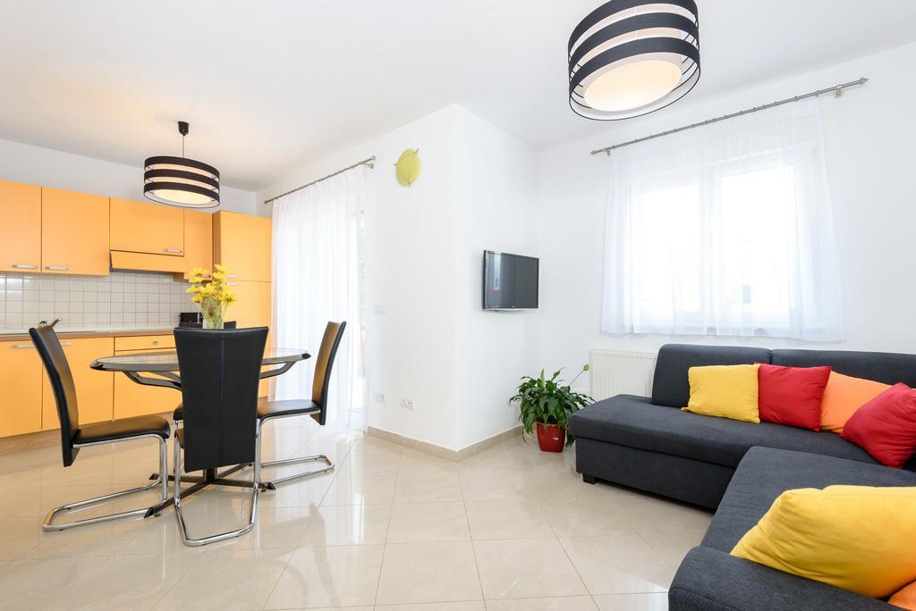 Apartments Salona Trogir Exterior photo