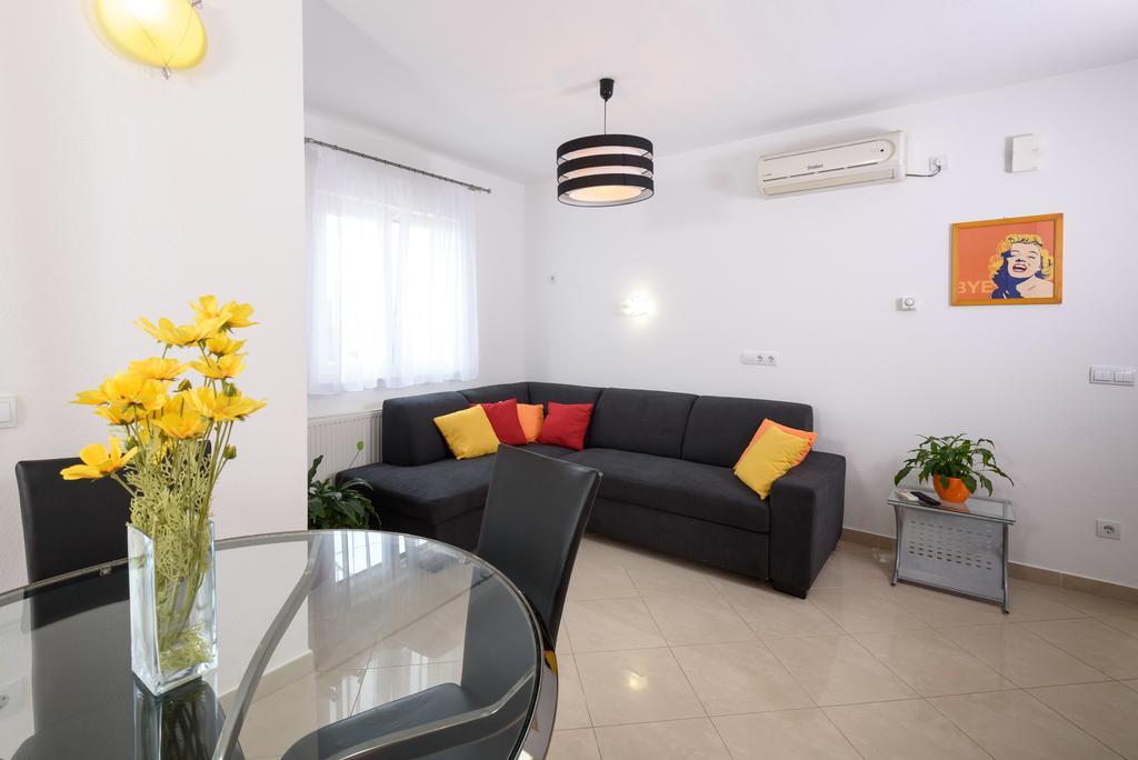 Apartments Salona Trogir Exterior photo