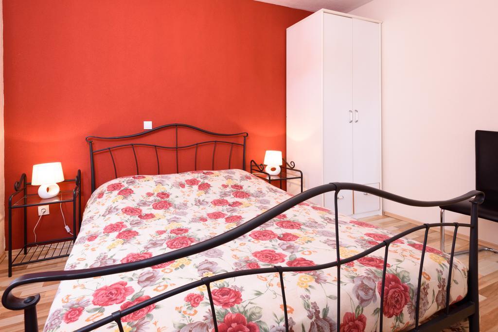 Apartments Salona Trogir Exterior photo